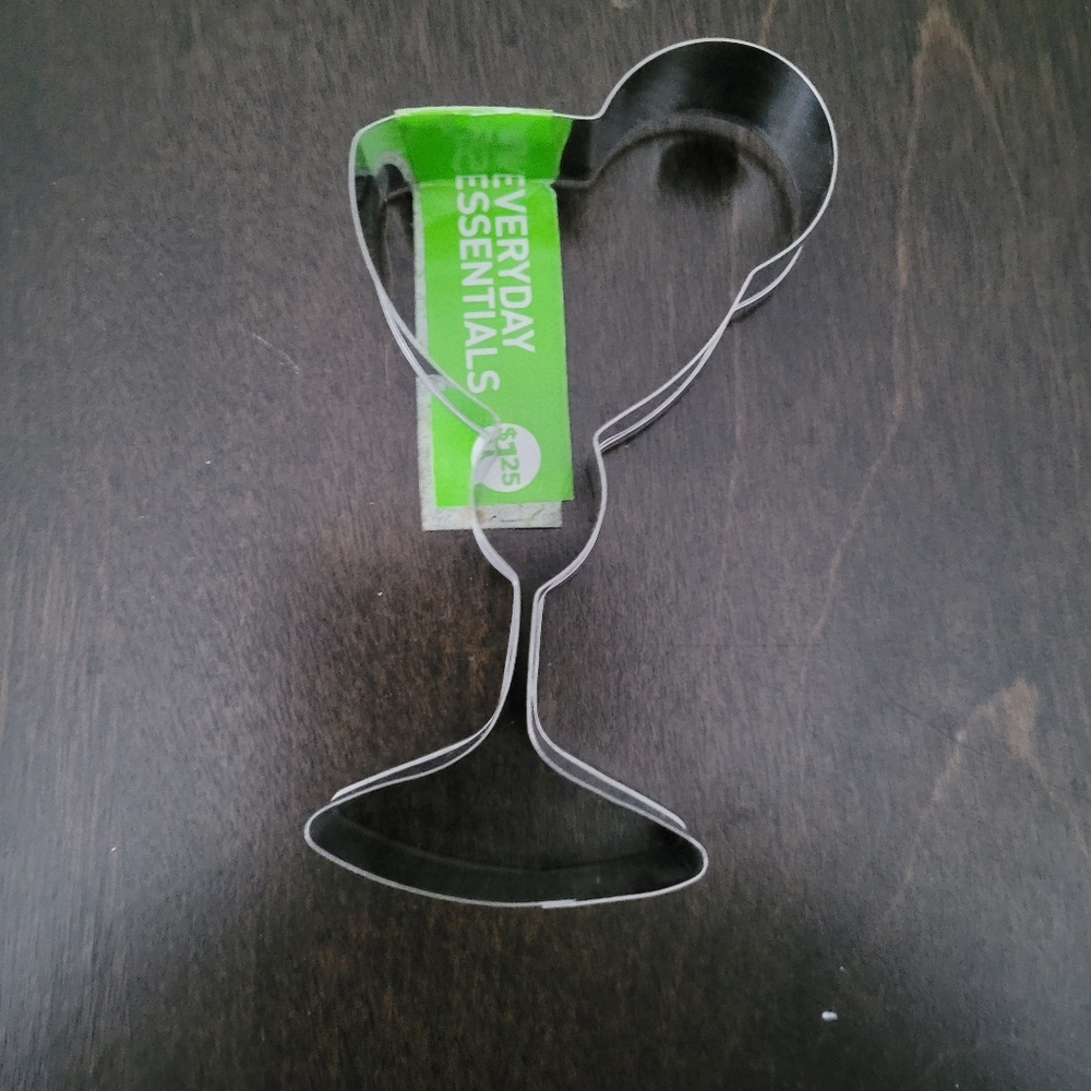 FREE W/ purchase  NWT Cookie Cutter